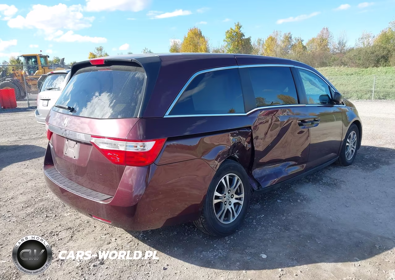 2013 Honda Odyssey Lx VIN:5FNRL5H25DB070831 - 4