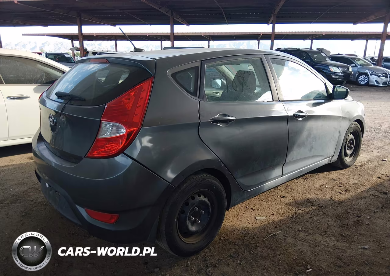 2013 Hyundai Accent Gs VIN:KMHCT5AE8DU086082 - 4