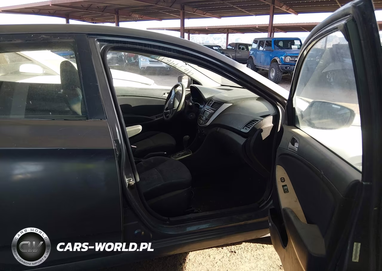 2013 Hyundai Accent Gs VIN:KMHCT5AE8DU086082 - 5