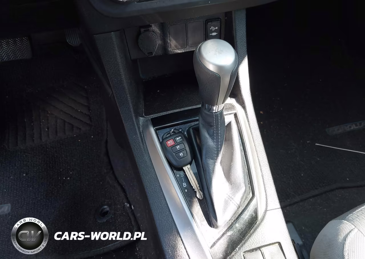 2015 Toyota Corolla Le Plus VIN:5YFBURHE7FP247127 - 11