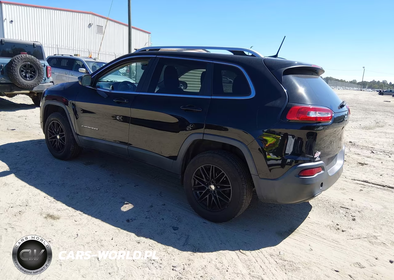 2018 Jeep Cherokee Latitude Fwd VIN:1C4PJLCB2JD519085 - 3