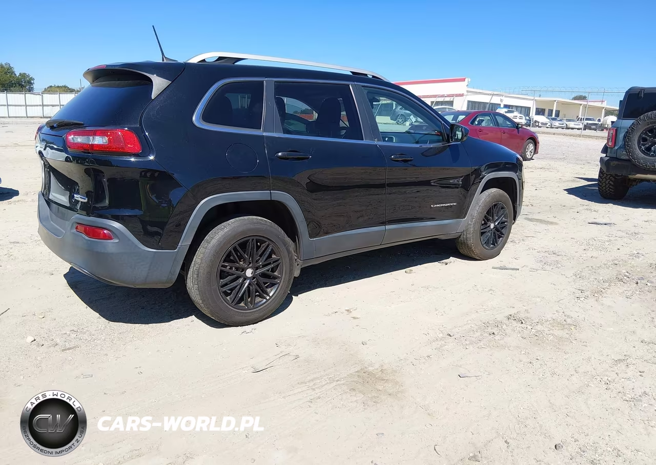 2018 Jeep Cherokee Latitude Fwd VIN:1C4PJLCB2JD519085 - 4
