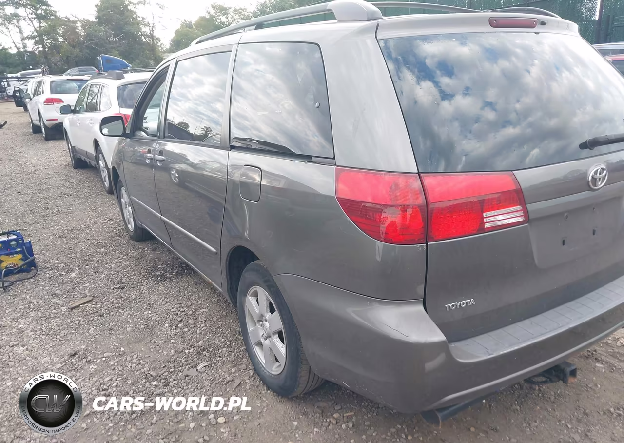 2004 Toyota Sienna Le VIN:5TDZA23C84S139057 - 3