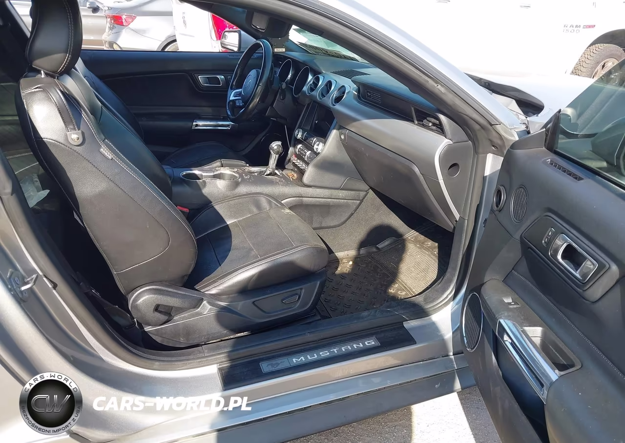 2020 Ford Mustang Ecoboost Premium Fastback VIN:1FA6P8TH2L5119073 - 5