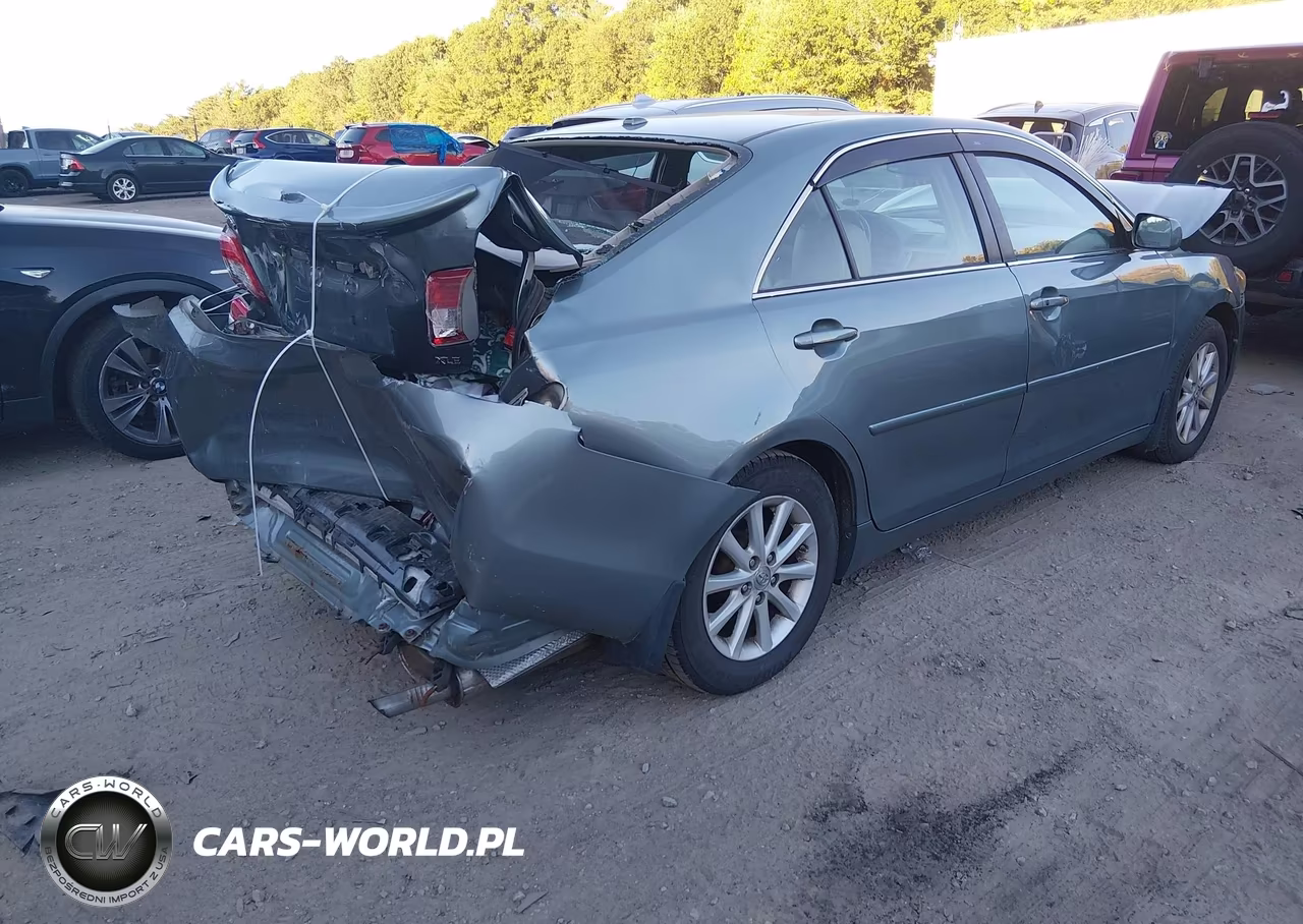 2011 Toyota Camry Xle VIN:4T4BF3EK9BR104633 - 4