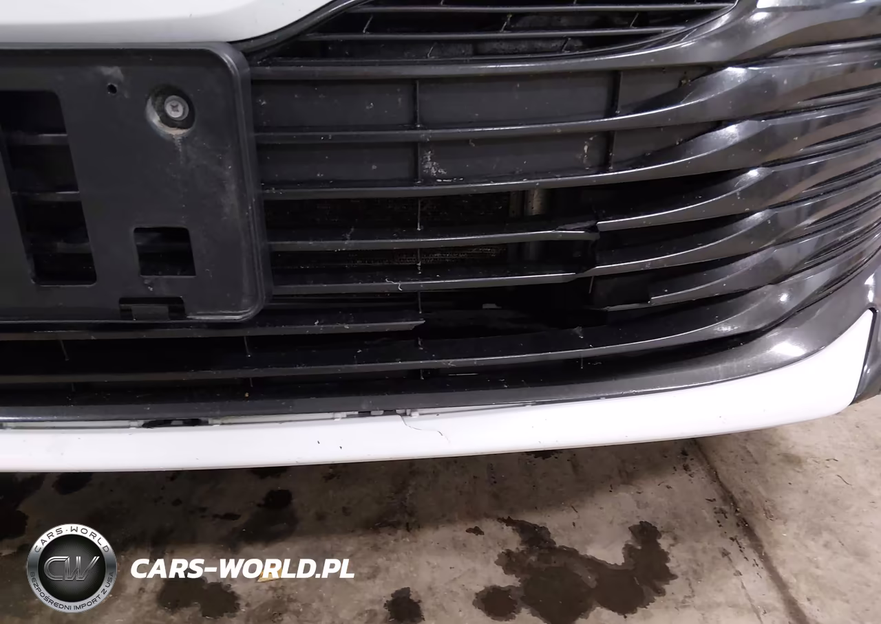 2018 Toyota Camry Le VIN:4T1B11HK8JU607402 - 18
