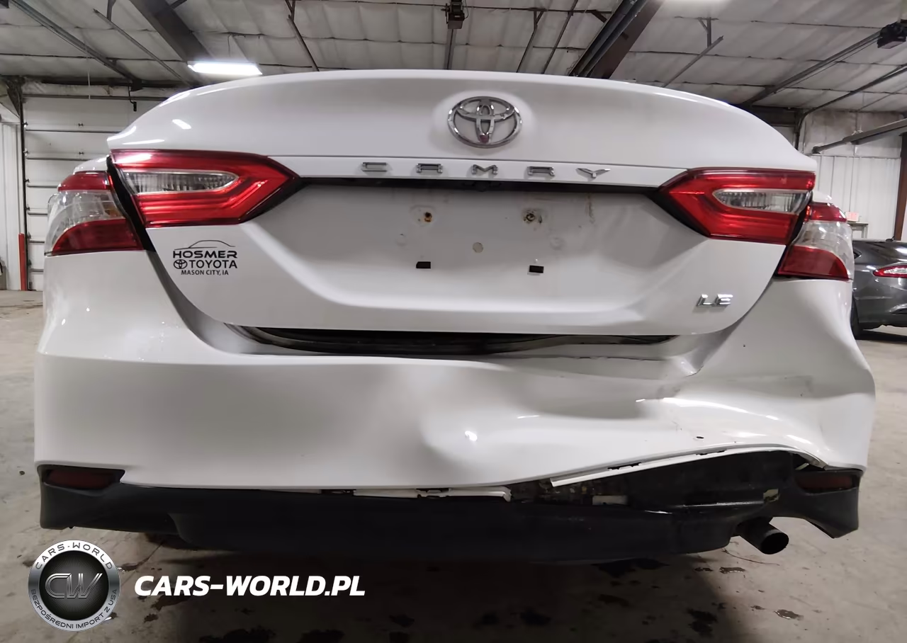 2018 Toyota Camry Le VIN:4T1B11HK8JU607402 - 6