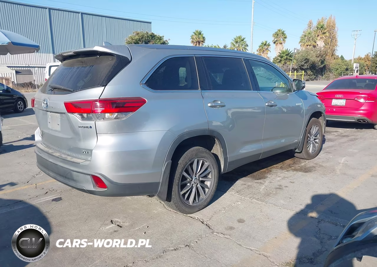 2019 Toyota Highlander Hybrid Xle VIN:5TDJGRFH8KS072520 - 4