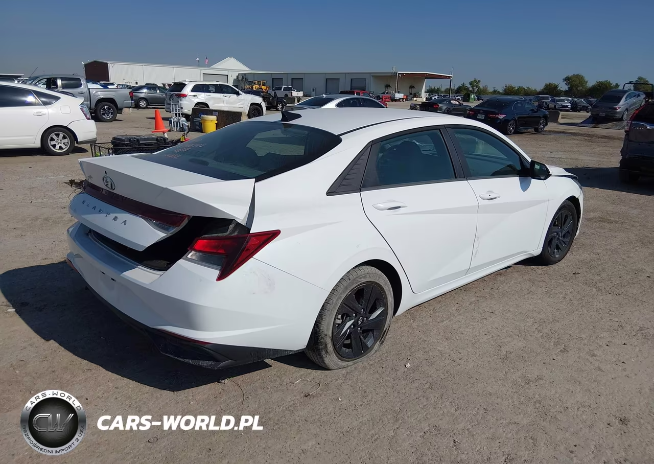 2023 Hyundai Elantra Sel VIN:5NPLM4AG2PH103812 - 4
