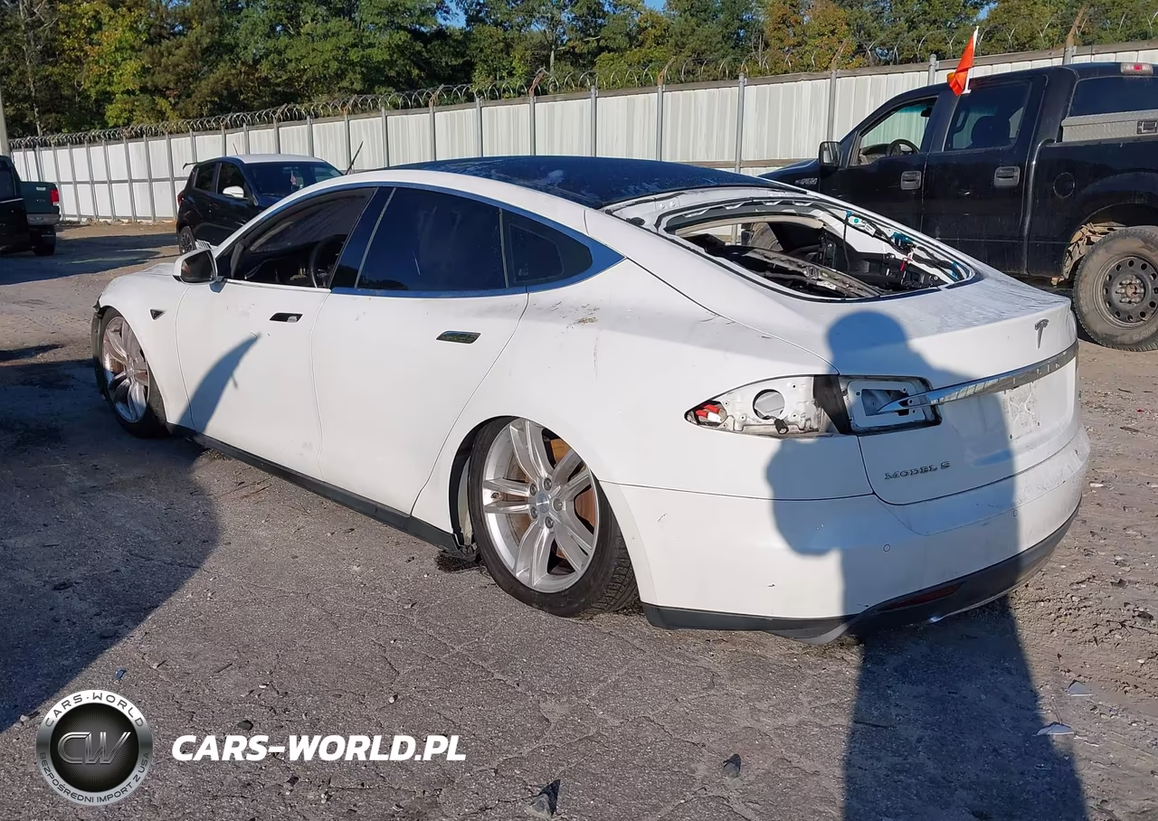 2013 Tesla Model S VIN:5YJSA1CP9DFP21848 - 3