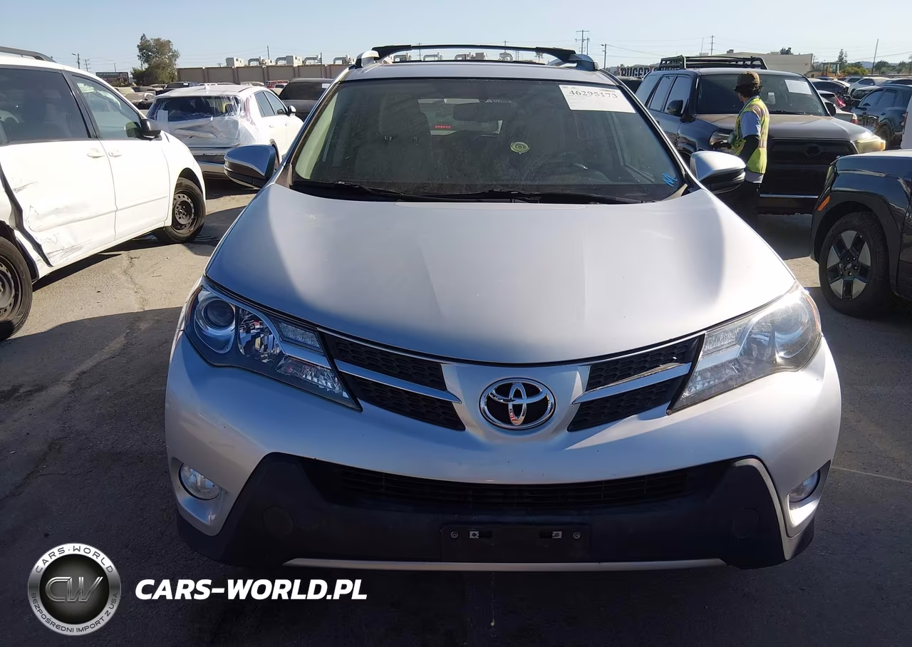 2015 Toyota Rav4 Limited VIN:JTMYFREV7FJ047572 - 12