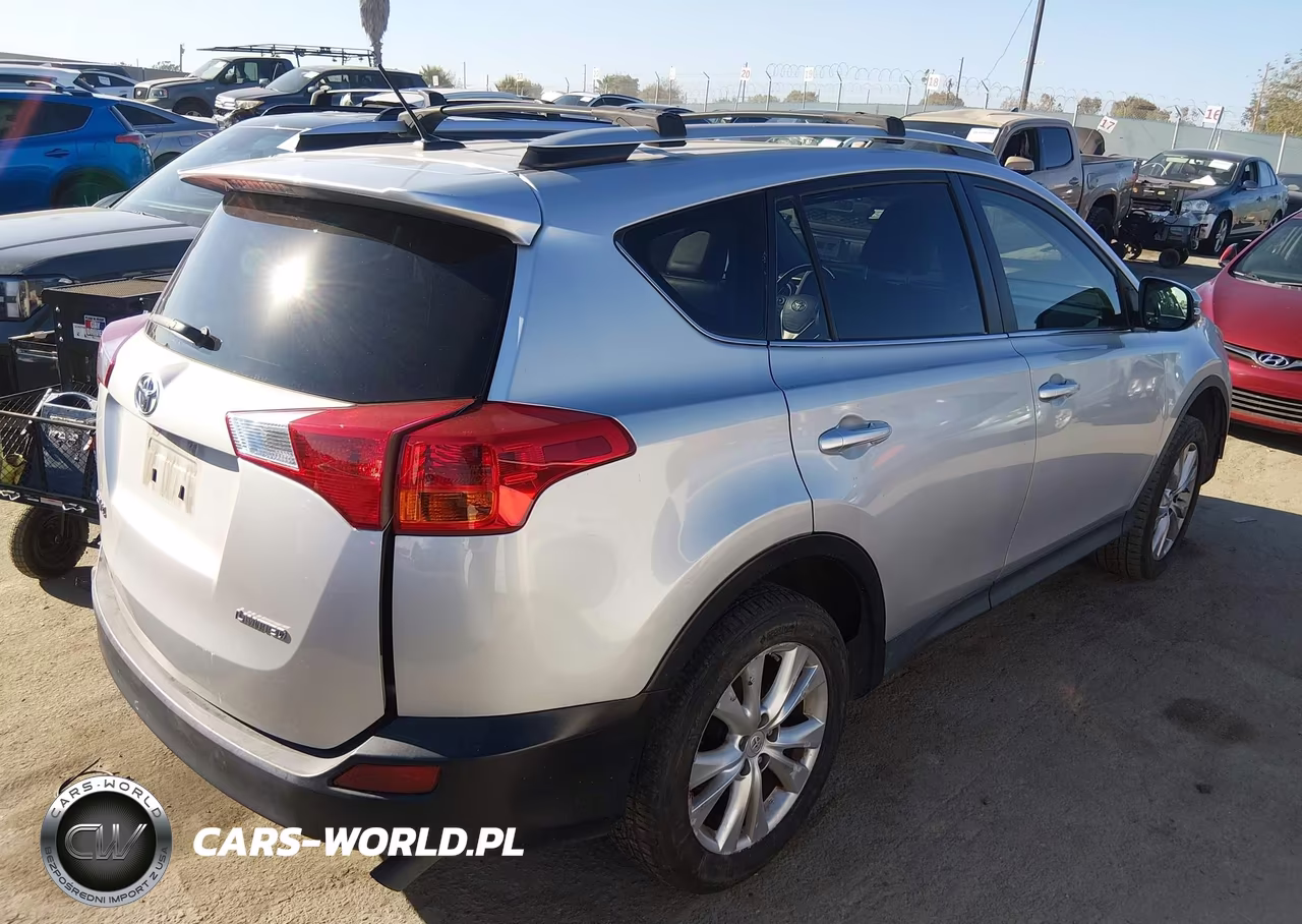 2015 Toyota Rav4 Limited VIN:JTMYFREV7FJ047572 - 4