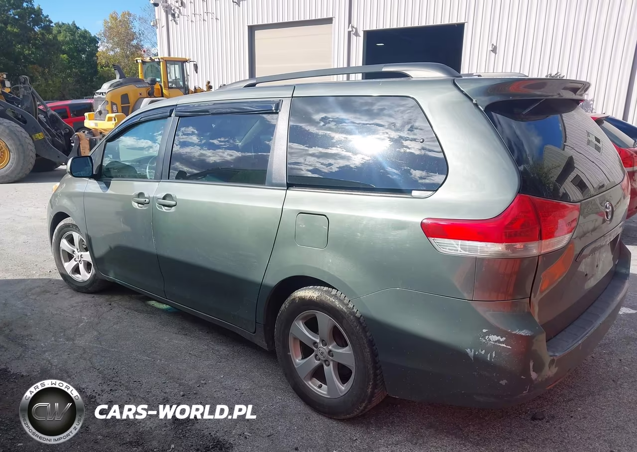 2011 Toyota Sienna Le V6 VIN:5TDKK3DC1BS039866 - 3