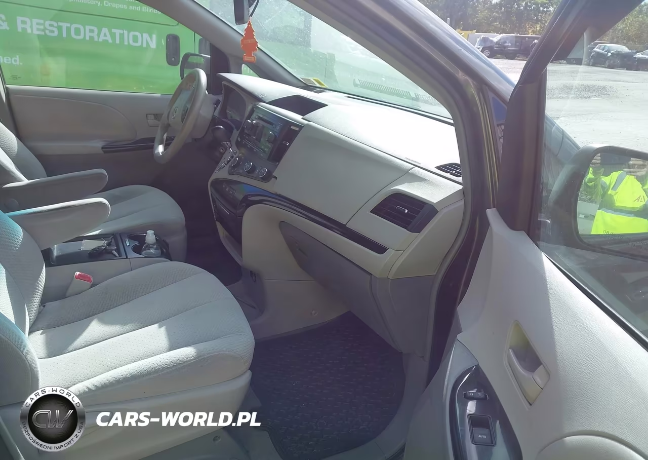 2011 Toyota Sienna Le V6 VIN:5TDKK3DC1BS039866 - 5