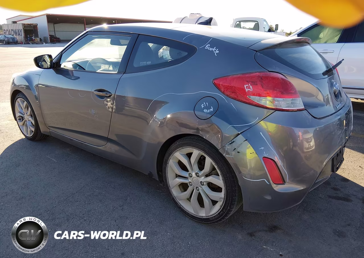 2013 Hyundai Veloster Base W-Black VIN:KMHTC6AD5DU105152 - 3