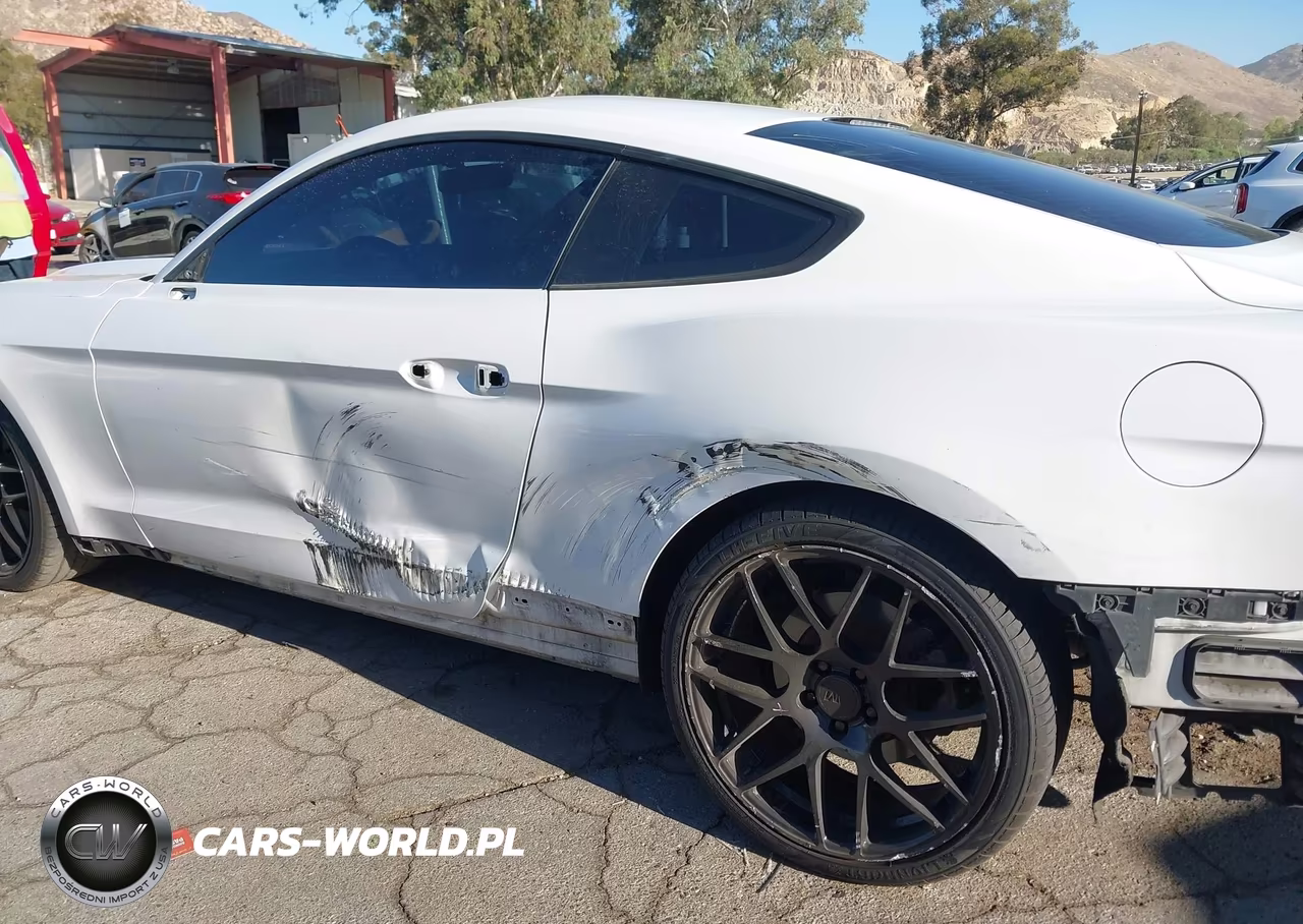 2017 Ford Mustang V6 VIN:1FA6P8AM6H5336200 - 6