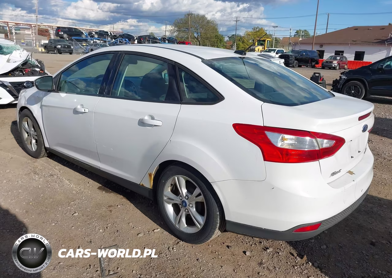 2014 Ford Focus Se VIN:1FADP3F26EL211982 - 3