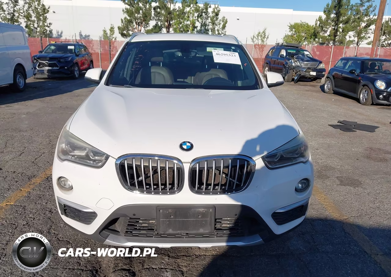 2017 BMW X1 xDrive28I VIN:WBXHT3Z39H4A64945 - 12