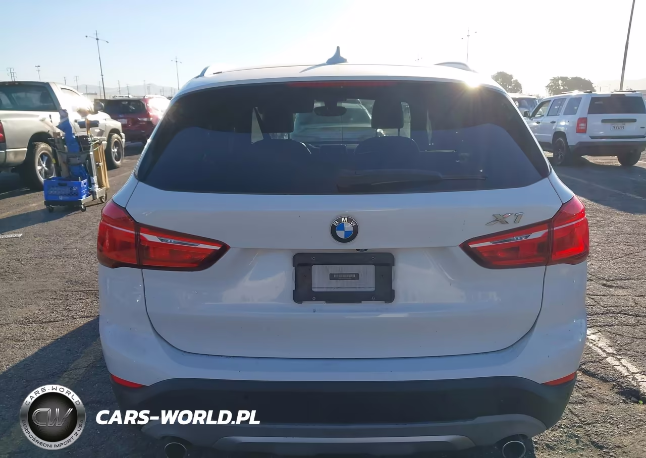 2017 BMW X1 xDrive28I VIN:WBXHT3Z39H4A64945 - 16