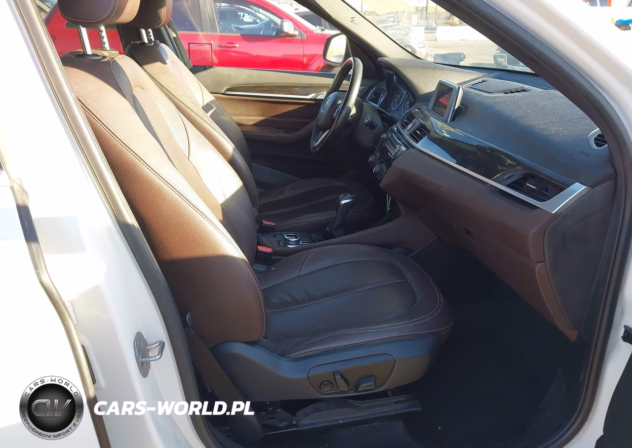 2017 BMW X1 xDrive28I VIN:WBXHT3Z39H4A64945 - 5