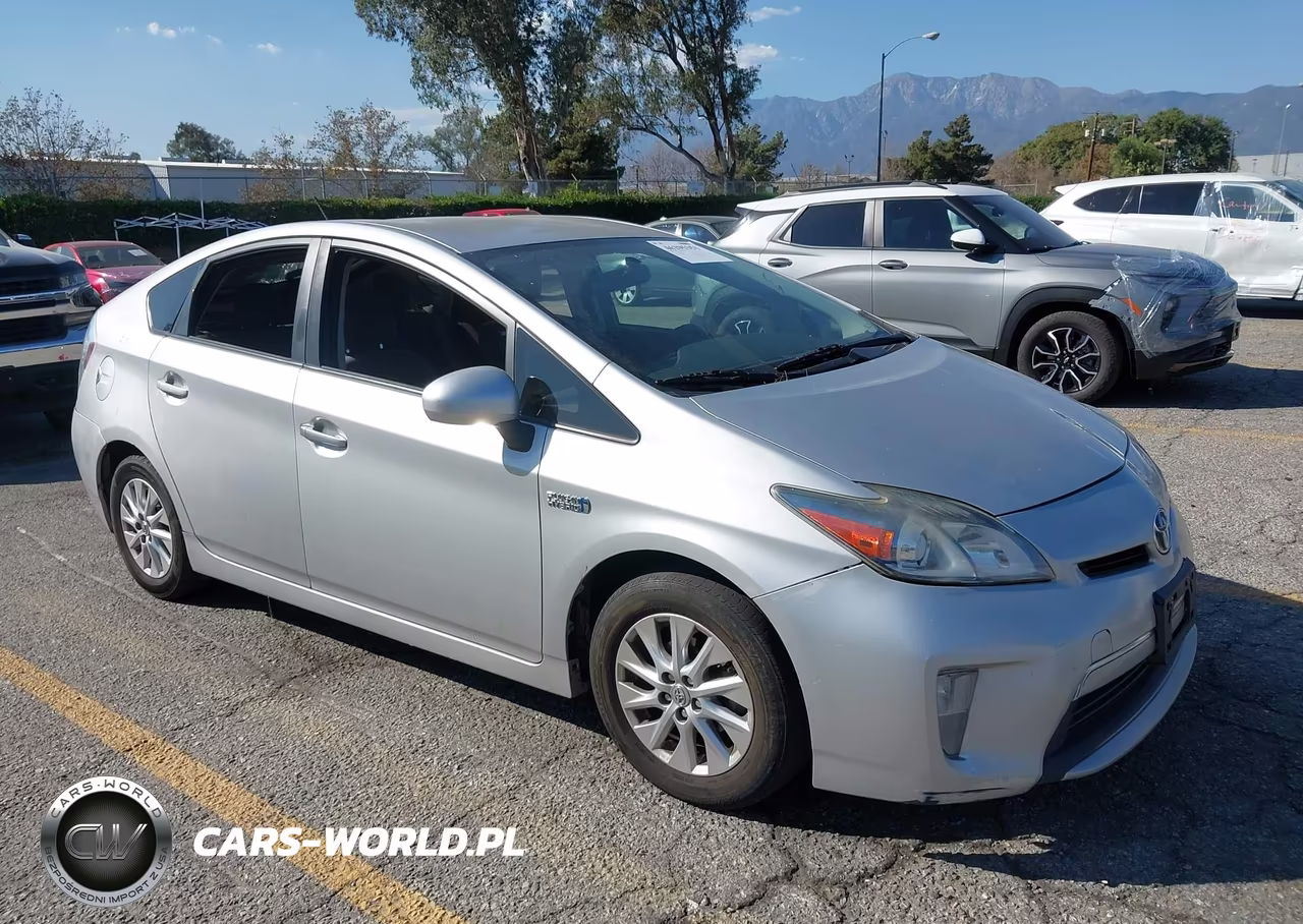 2015 Toyota Prius Plug-In – zdjęcie 1 z 16