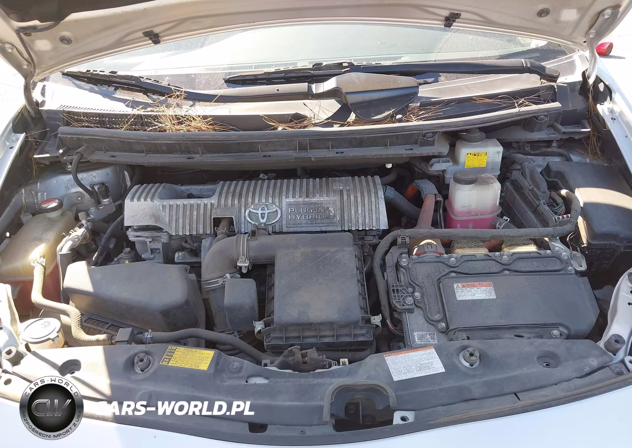 2015 Toyota Prius Plug-In VIN:JTDKN3DP8F3074051 - 10