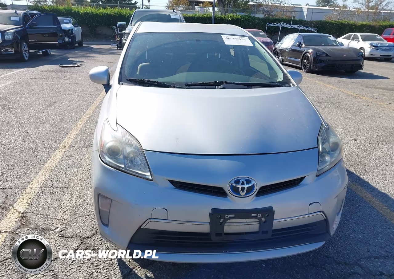 2015 Toyota Prius Plug-In VIN:JTDKN3DP8F3074051 - 12