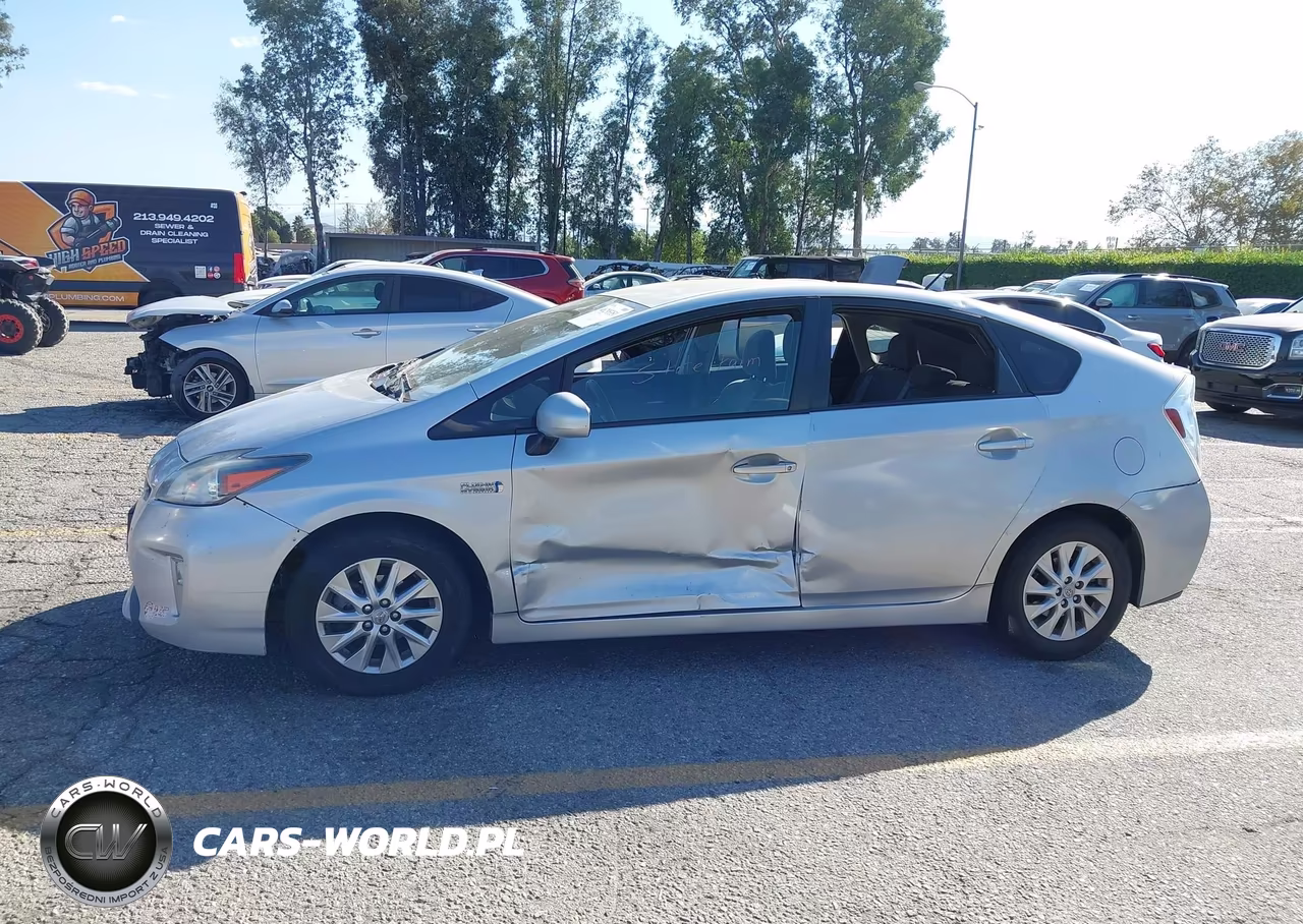2015 Toyota Prius Plug-In VIN:JTDKN3DP8F3074051 - 14
