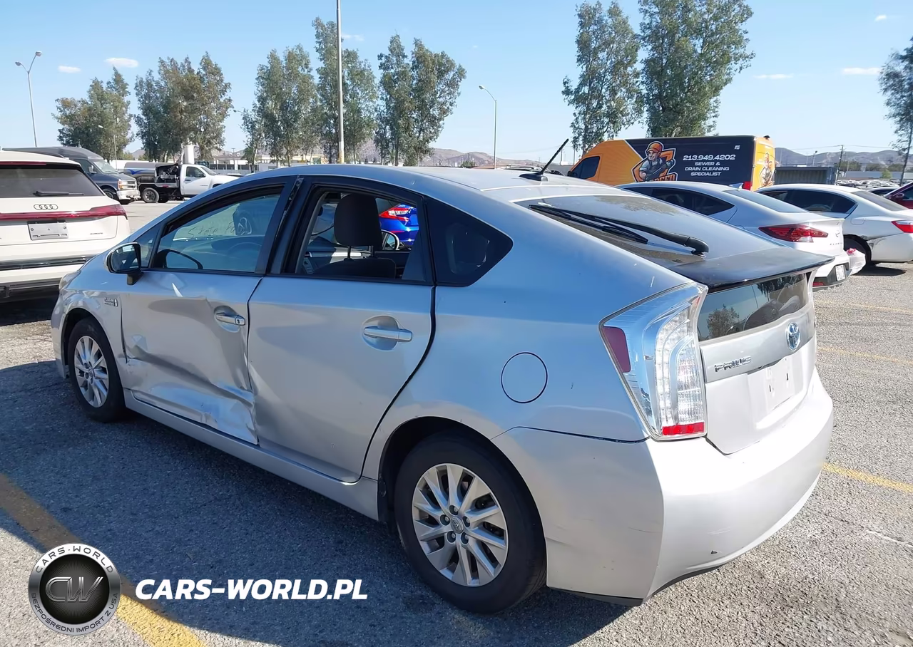 2015 Toyota Prius Plug-In VIN:JTDKN3DP8F3074051 - 3