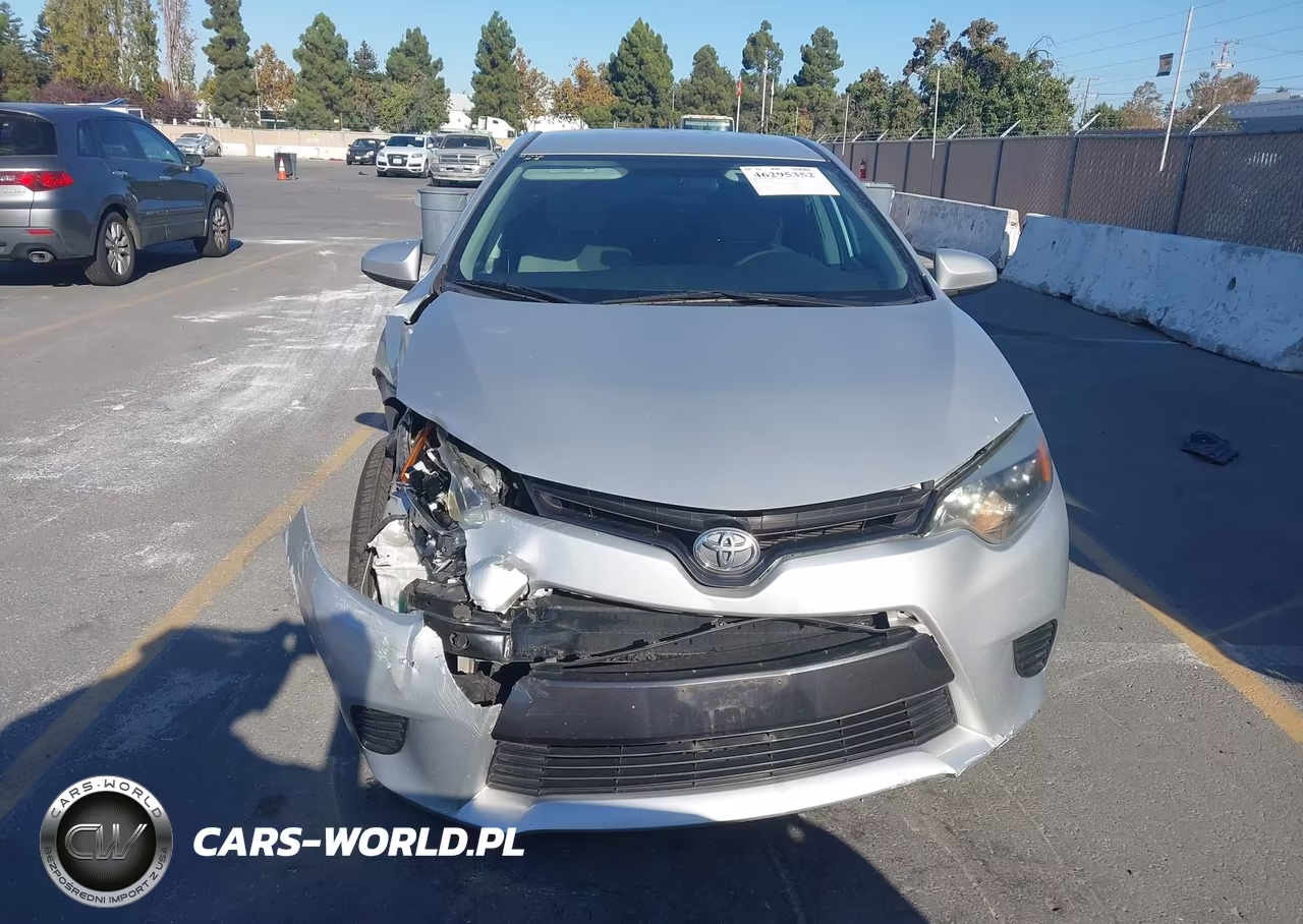 2015 Toyota Corolla Le VIN:5YFBURHE2FP277247 - 12