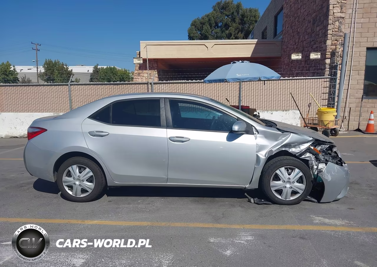 2015 Toyota Corolla Le VIN:5YFBURHE2FP277247 - 13