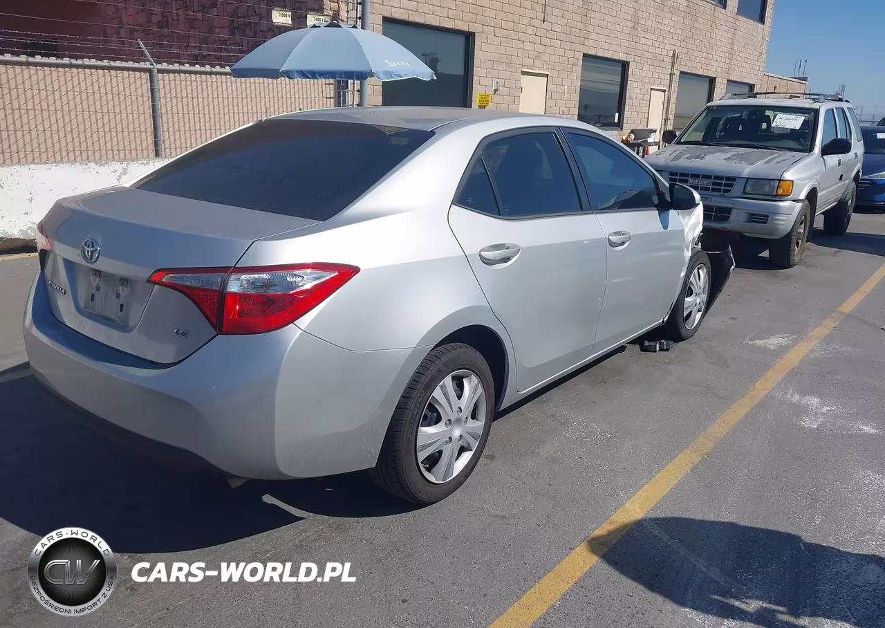 2015 Toyota Corolla Le VIN:5YFBURHE2FP277247 - 4