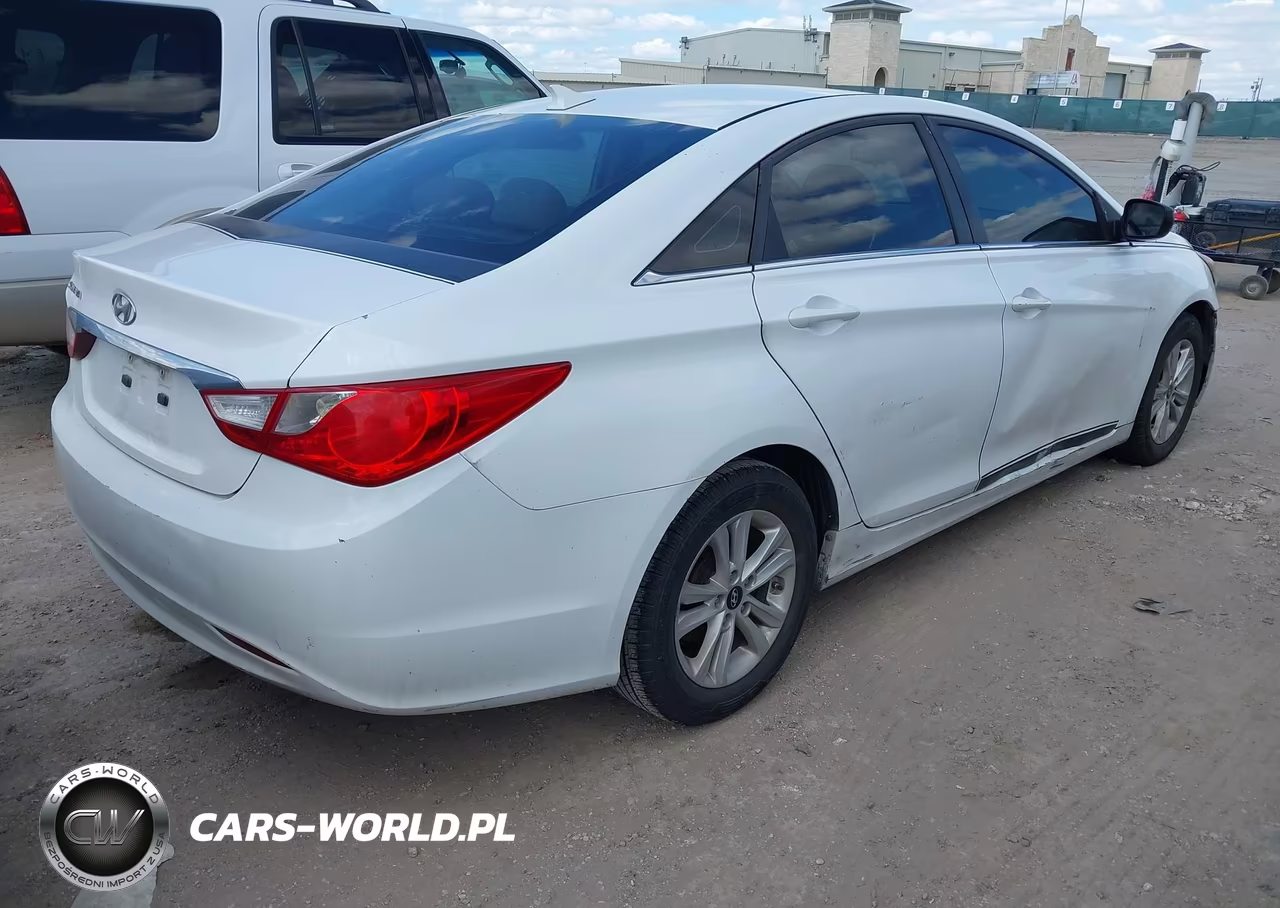 2013 Hyundai Sonata Gls VIN:5NPEB4AC3DH704735 - 4