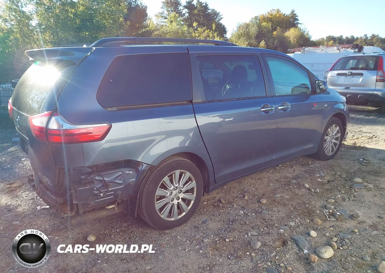 2017 Toyota Sienna Xle 7 Passenger VIN:5TDDZ3DC3HS156622 - 4