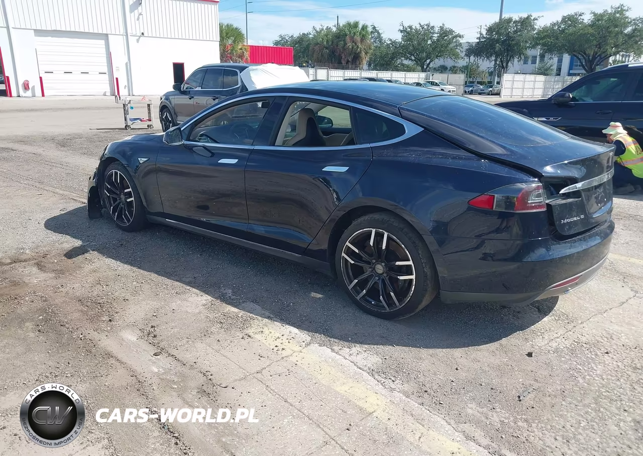 2014 Tesla Model S P85 VIN:5YJSA1H16EFP35311 - 3