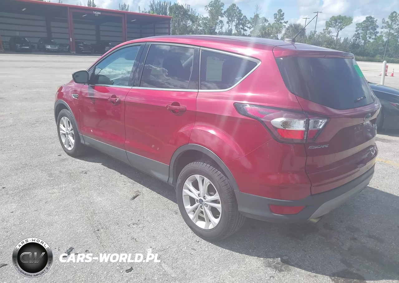 2017 Ford Escape Se VIN:1FMCU9GD7HUE65566 - 3