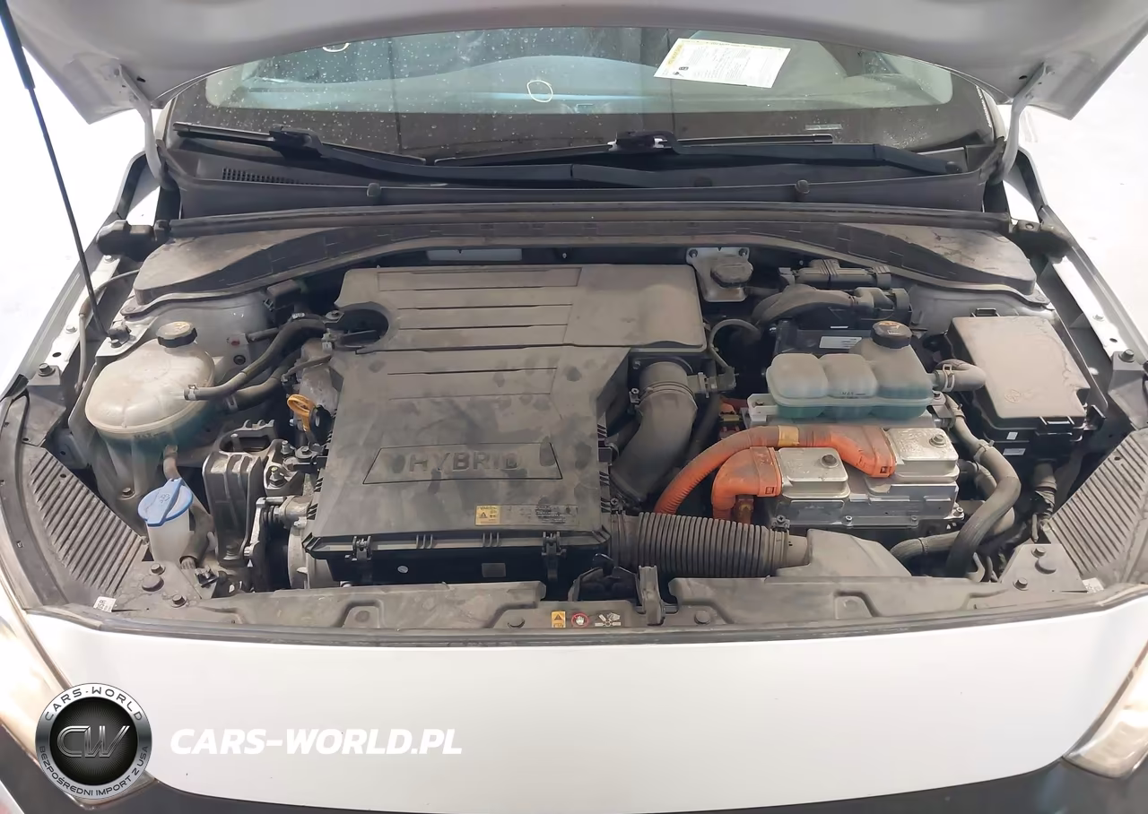 2018 Hyundai Ioniq Hybrid Blue VIN:KMHC65LC0JU076595 - 10