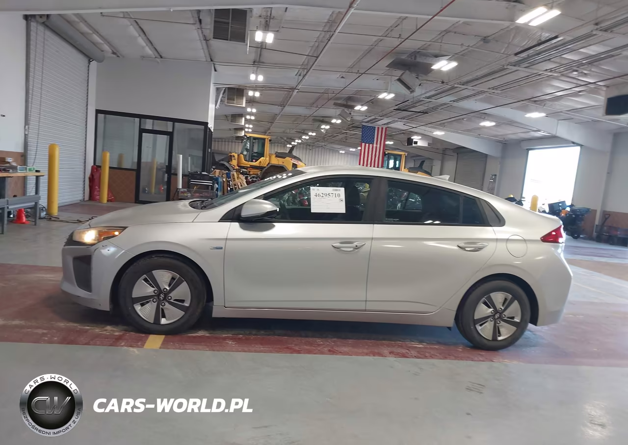2018 Hyundai Ioniq Hybrid Blue VIN:KMHC65LC0JU076595 - 17