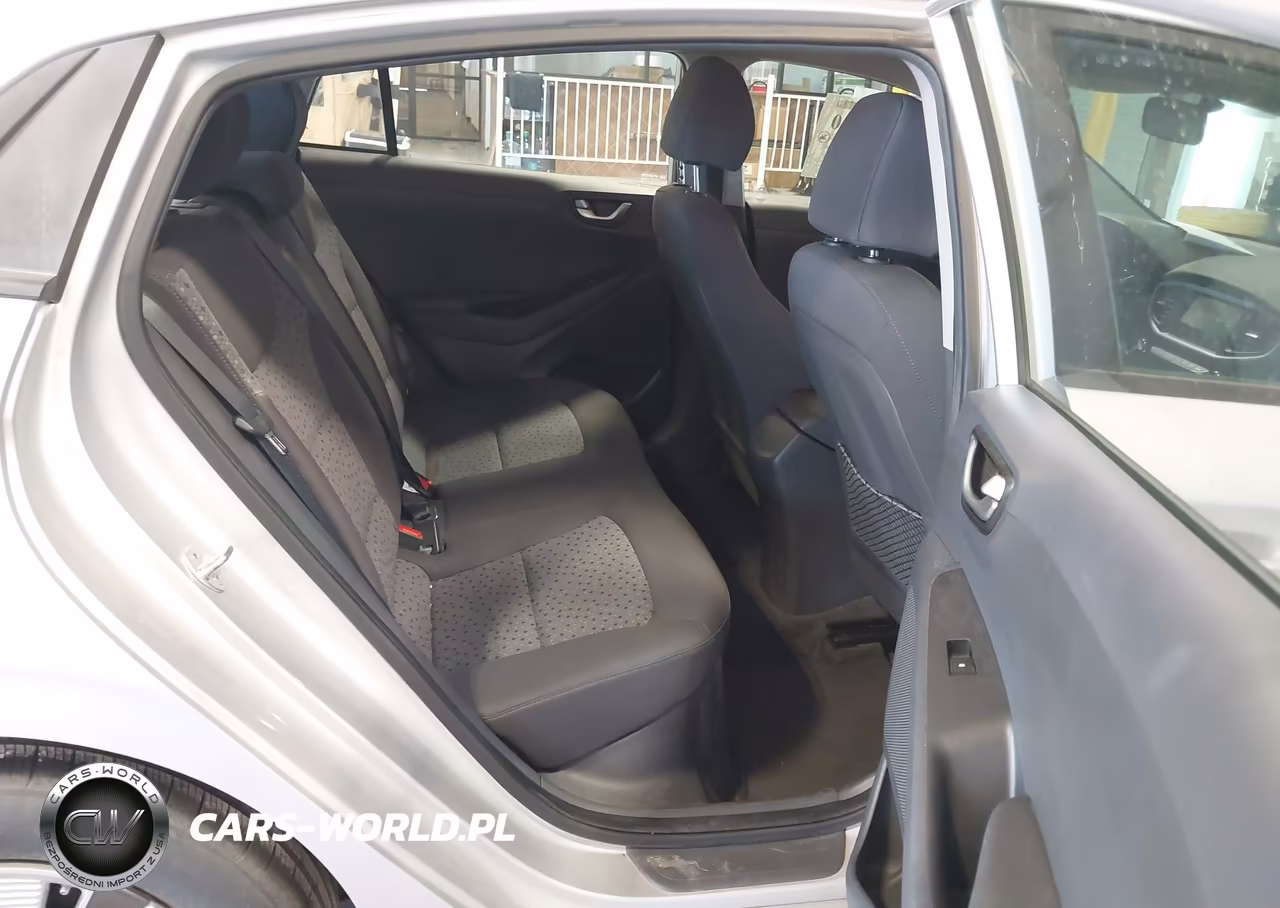 2018 Hyundai Ioniq Hybrid Blue VIN:KMHC65LC0JU076595 - 8