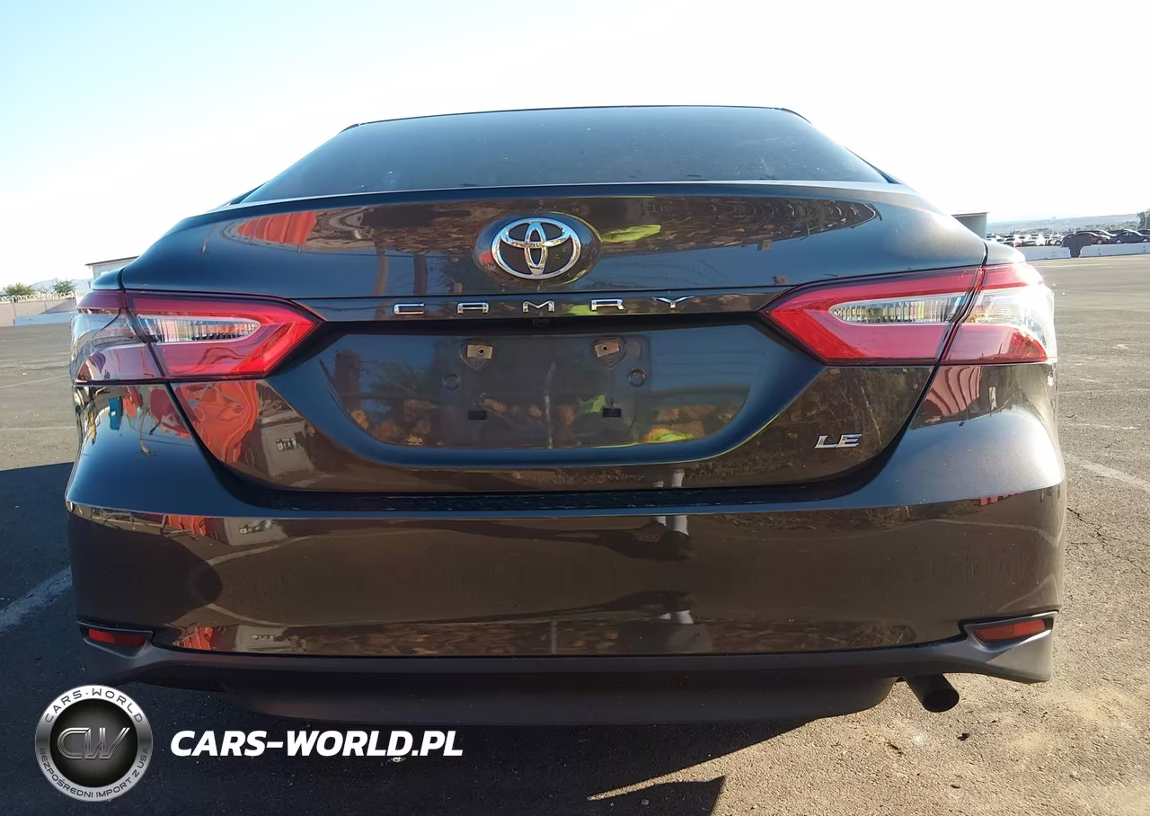 2018 Toyota Camry Le VIN:JTNB11HK2J3046880 - 17