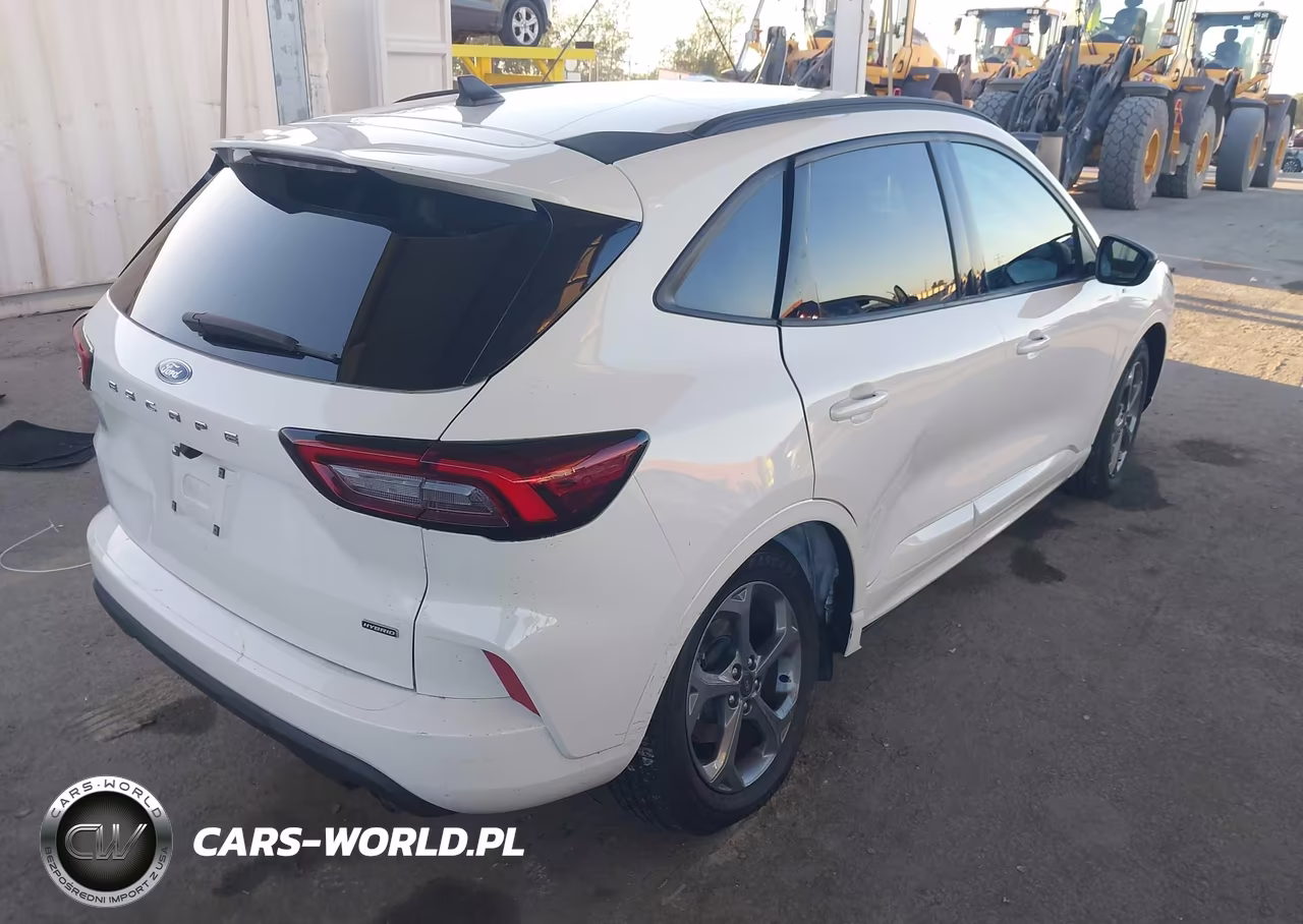 2023 Ford Escape St-Line VIN:1FMCU0MZ5PUB36634 - 4