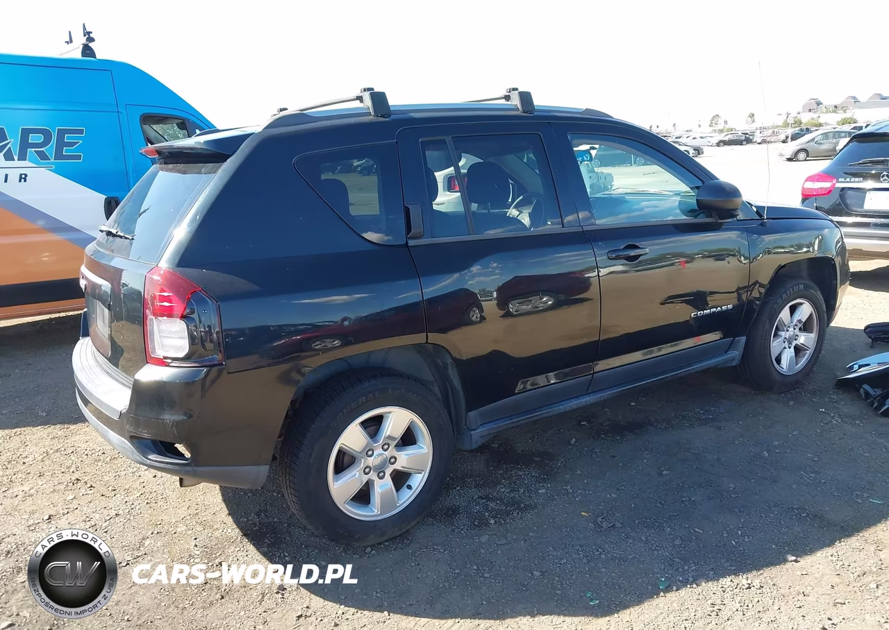 2014 Jeep Compass Sport VIN:1C4NJCBA8ED843180 - 4