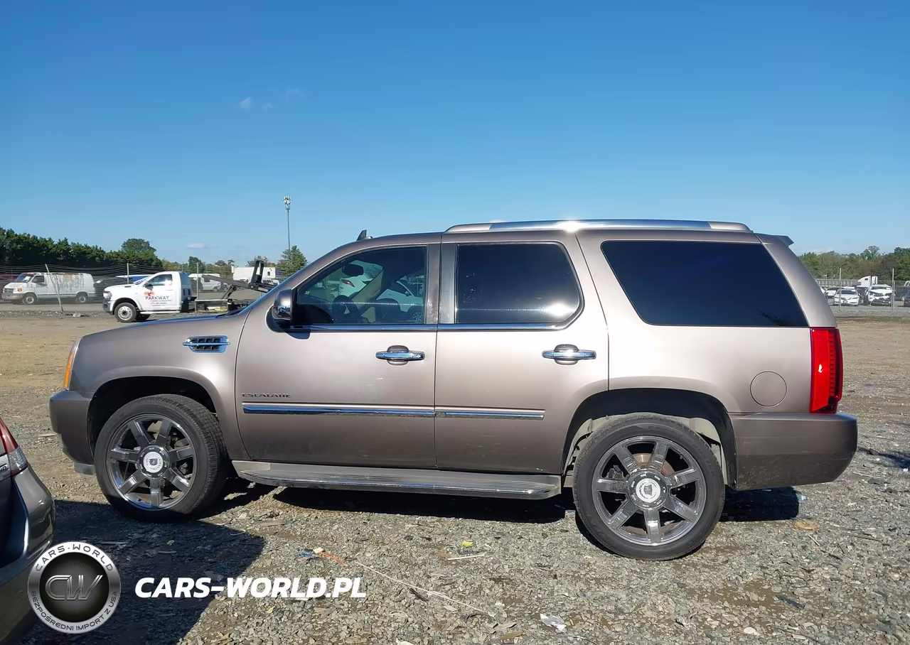2011 Cadillac Escalade Standard VIN:1GYS3AEF2BR396539 - 15