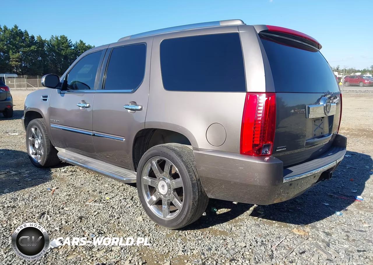 2011 Cadillac Escalade Standard VIN:1GYS3AEF2BR396539 - 3