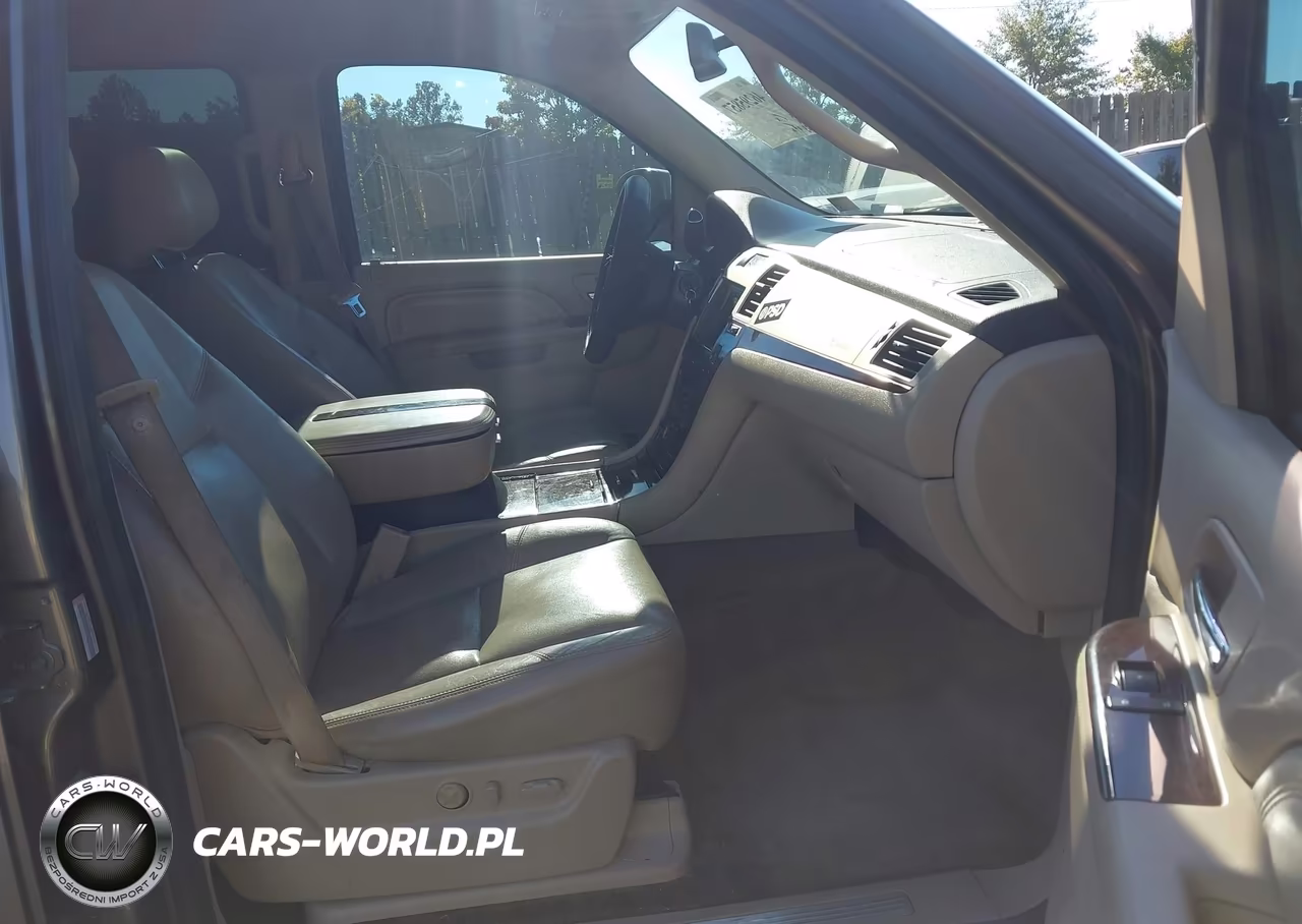 2011 Cadillac Escalade Standard VIN:1GYS3AEF2BR396539 - 5