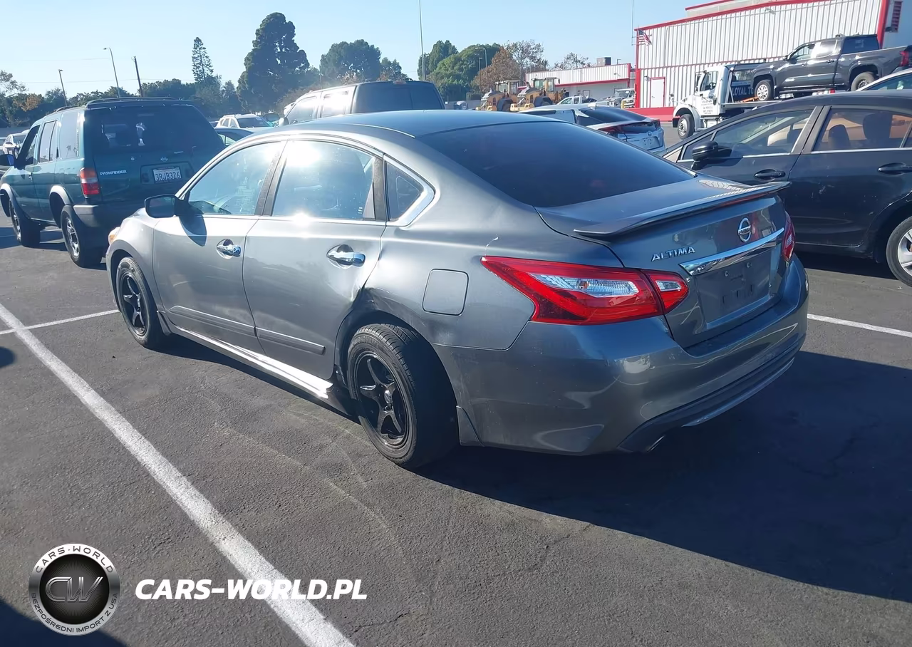 2017 Nissan Altima 2.5 S VIN:1N4AL3AP3HN318028 - 3