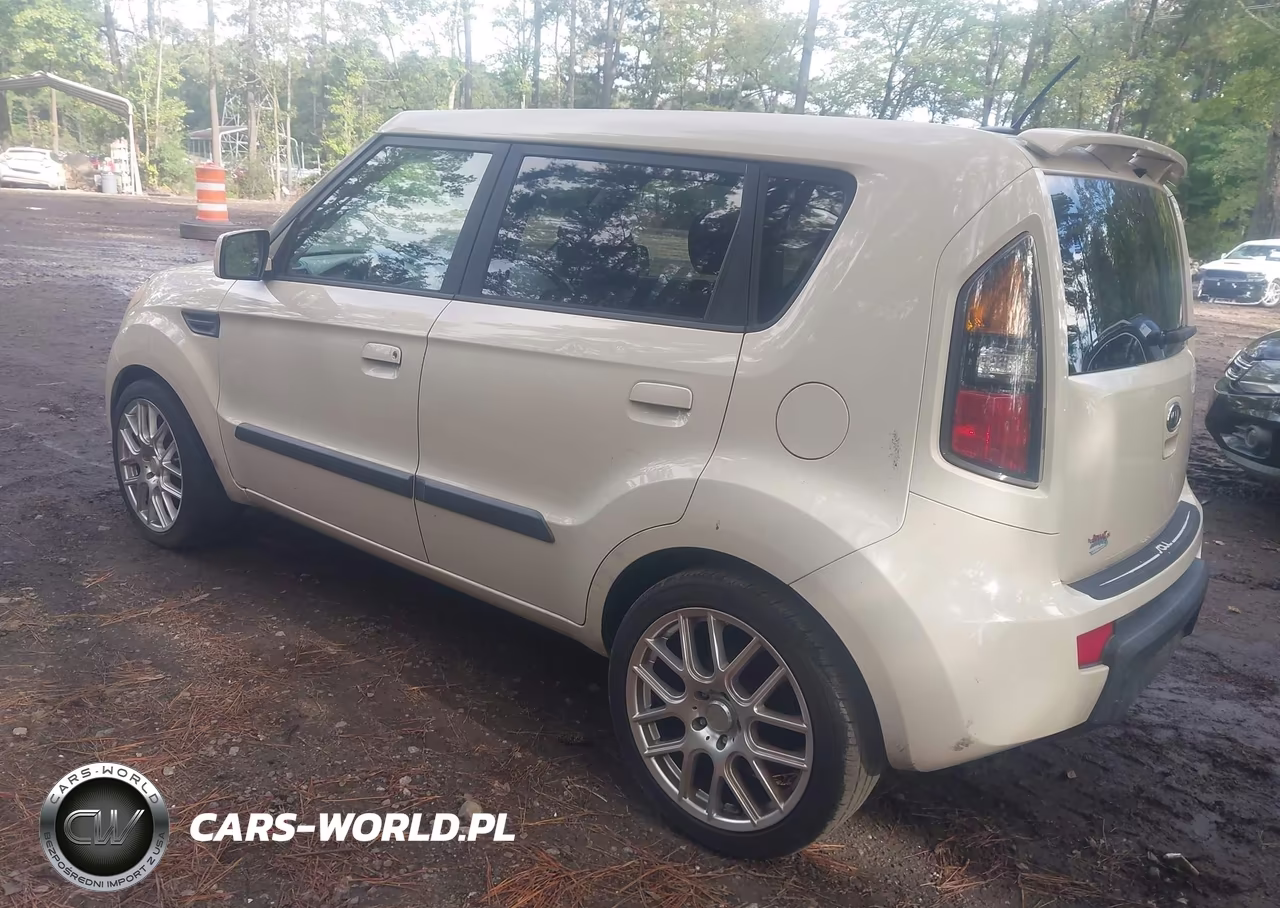2010 Kia Soul ! VIN:KNDJT2A25A7136480 - 3