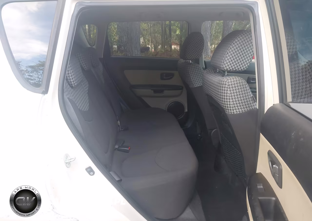 2010 Kia Soul ! VIN:KNDJT2A25A7136480 - 8