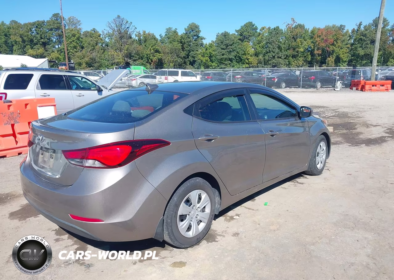 2016 Hyundai Elantra Se VIN:5NPDH4AE7GH794679 - 4