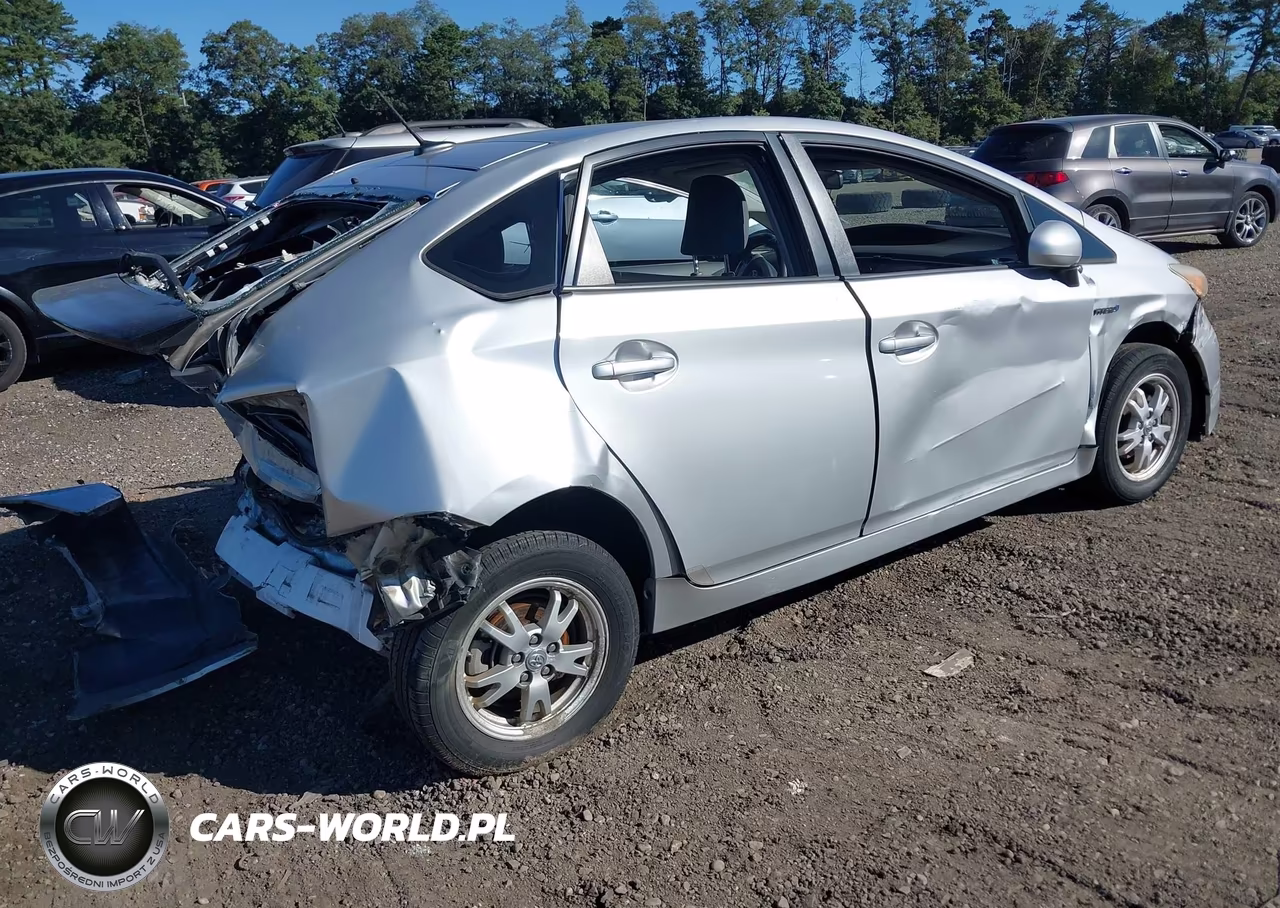2010 Toyota Prius Iii VIN:JTDKN3DU8A0118176 - 4